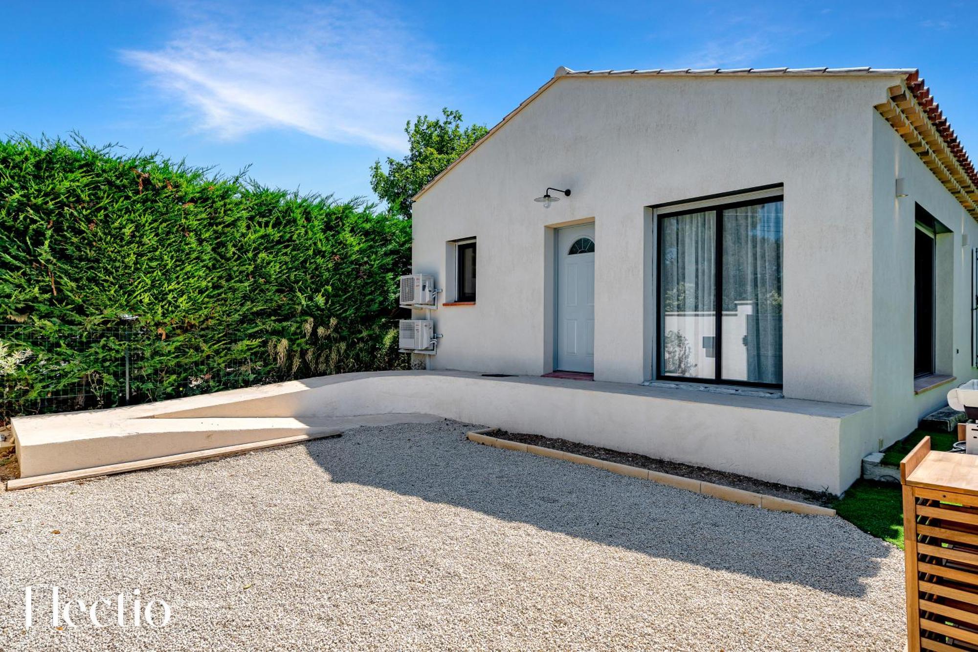 Villa Oliveda - Piscine & Salon Cinema Lourmarin Exteriör bild